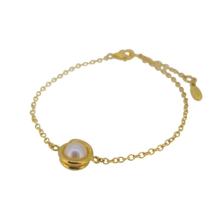 Gold-Real-White-Pearl-Delicate-One Charm Bracelet-SYGBWP-6mm-round-white-pearl-set-in-simple-setting-Maree London-Jewellery