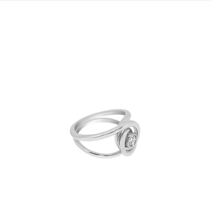 18ct-white-gold-round-Diamond-twist Ring-Engagement-Ring-for-her-maree-london-jewellery